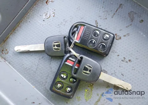 2005 Honda Odyssey Ex-L from USA, damaged, VIN 5FNRL38745B059465